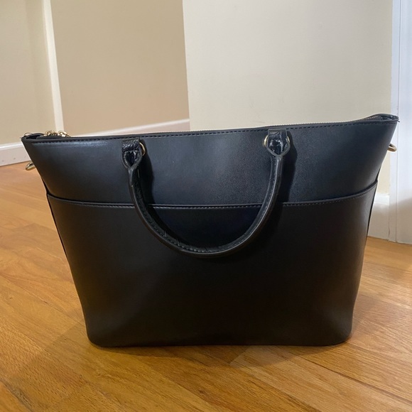 Black leather bag with top handle and removable crossbody strap/black with gold - Picture 3 of 7